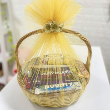 Deluxe Chocolate Hamper: Indulgent Gifts for All Occasions