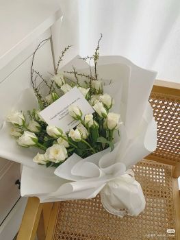 Lisianthus White Bouquet