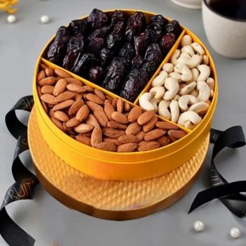 Elegant Gourmet Nuts & Dates Combo: Thoughtful Presents Delivered