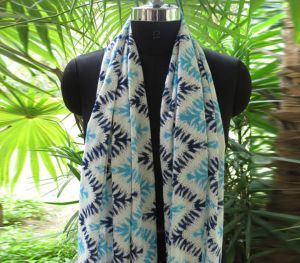 Hand-woven Khadi cotton stole with tassels (Traditional ladies Shawl)